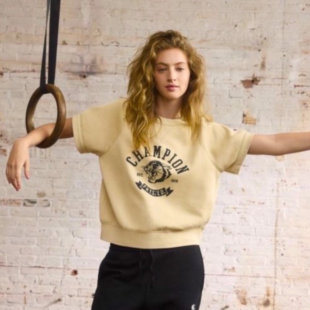 Champion women's XXL Short Sleeve Sweatshirt Tan Tiger Phys Ed NWT Raglan